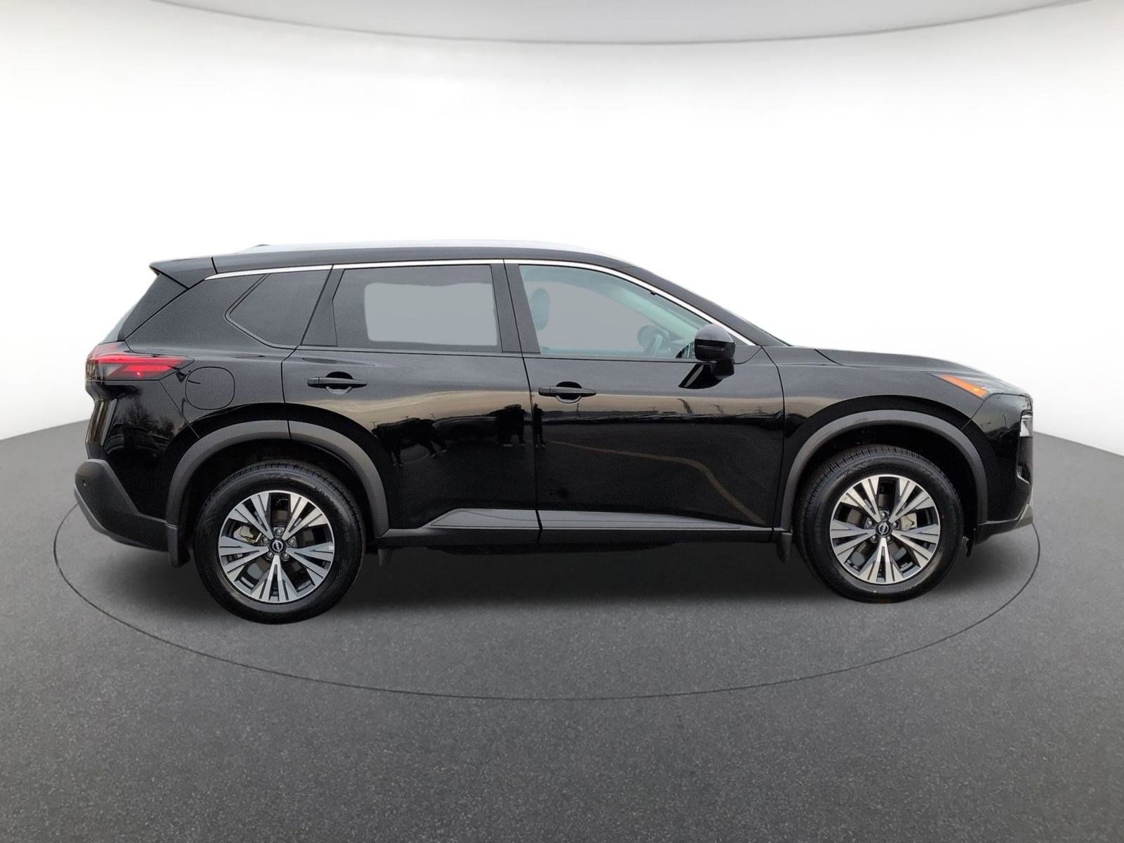 2023 Nissan Rogue SV photo 4