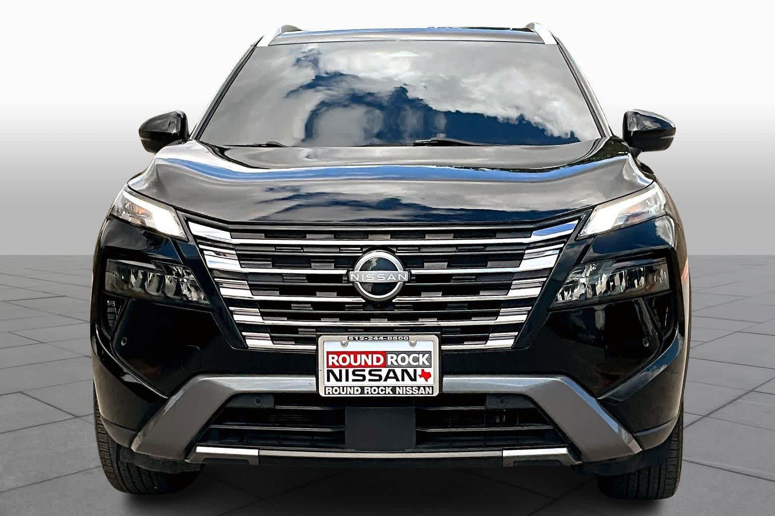 2024 Nissan Rogue SL photo 3