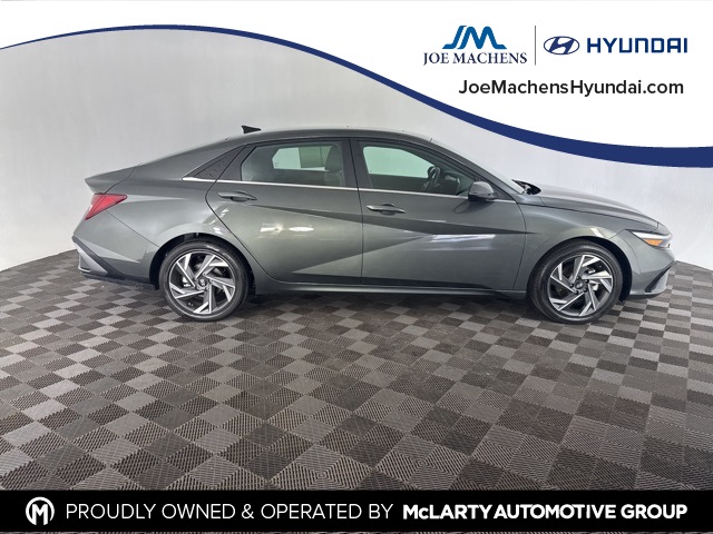 2024 Hyundai Elantra Hybrid Limited photo 2