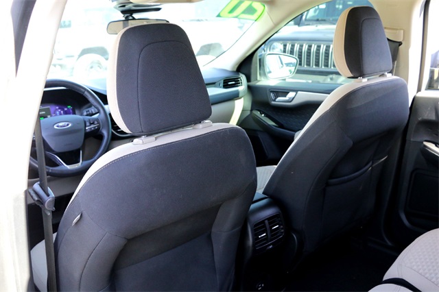 2020 Ford Escape SE Sport Hybrid photo 21