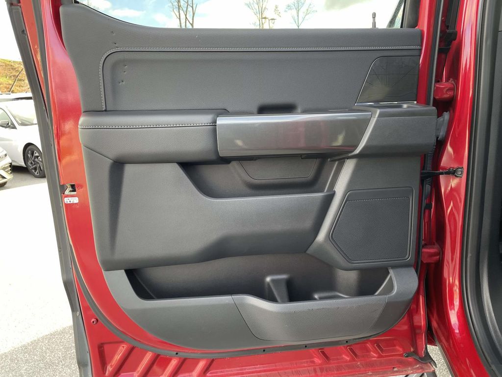 2022 Ford F-150 XLT photo 2