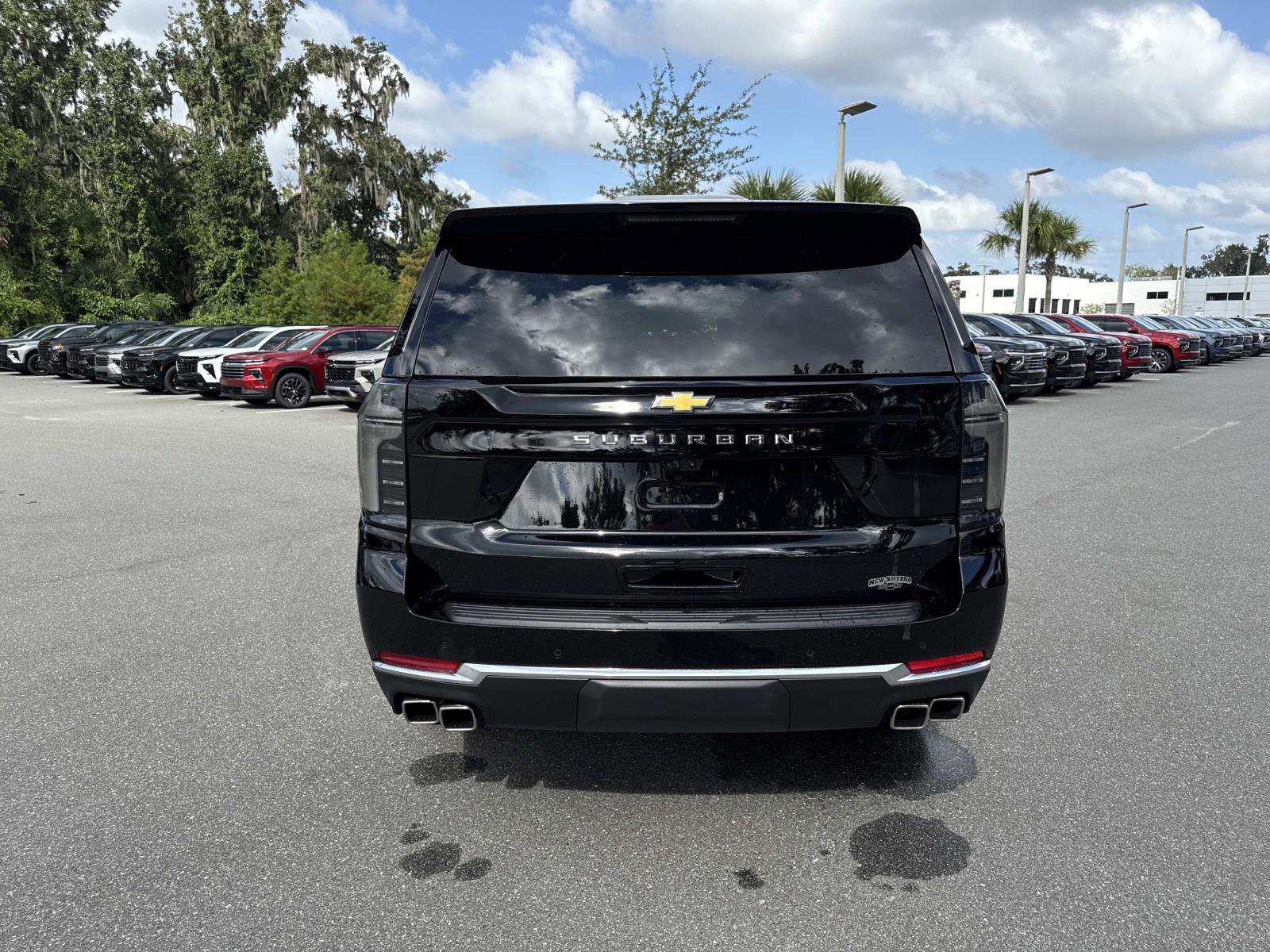 2026 Chevrolet Suburban High Country photo 4