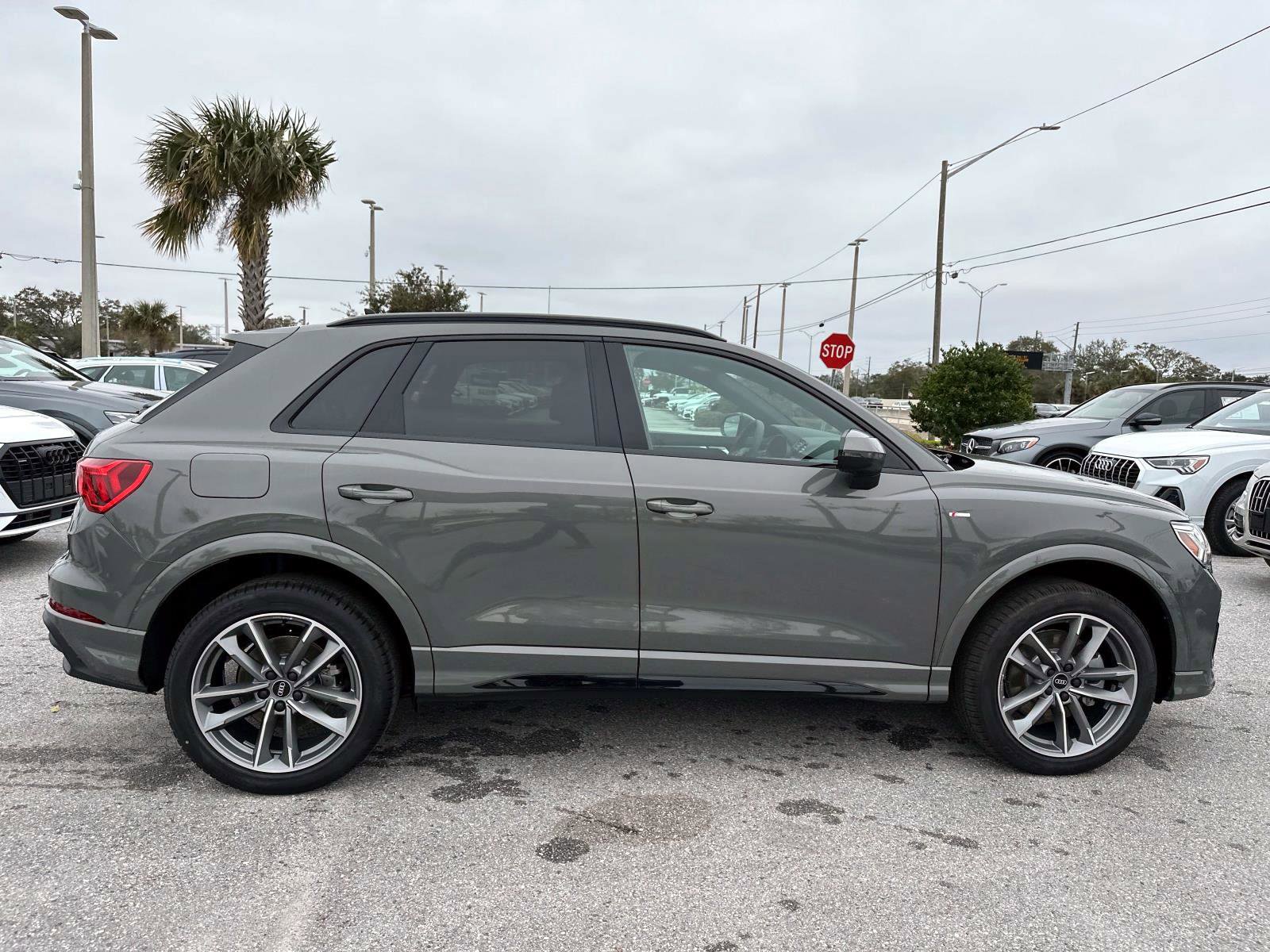 2025 Audi Q3 45 TFSI S line Premium photo 3