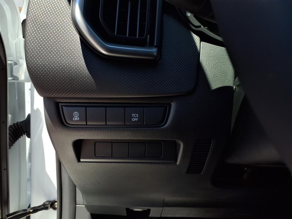 2025 Mazda CX-50 2.5 Select photo 13
