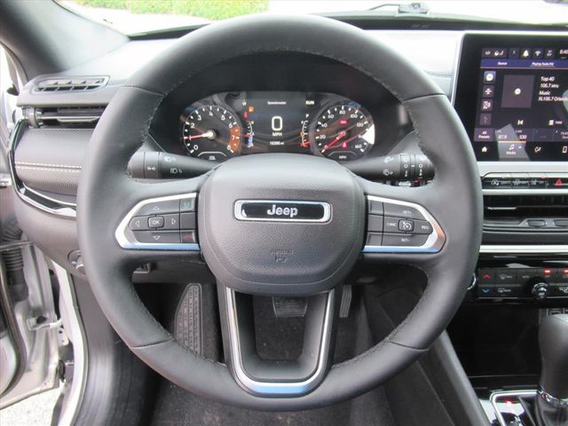 2024 Jeep Compass Latitude photo 16
