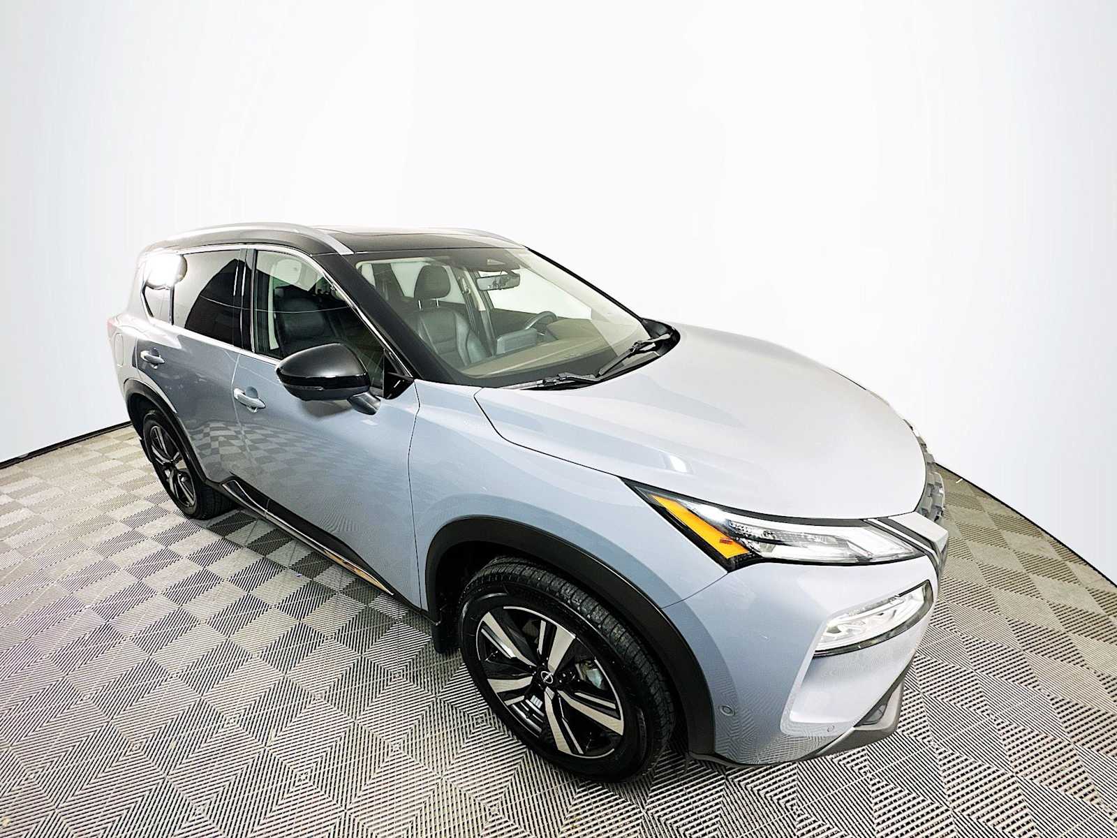 2023 Nissan Rogue SL photo 3