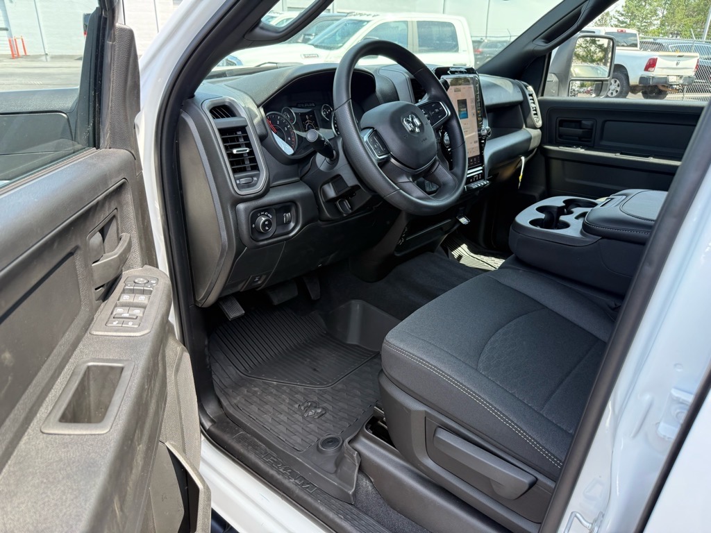 2025 Ram 2500 Tradesman photo 3