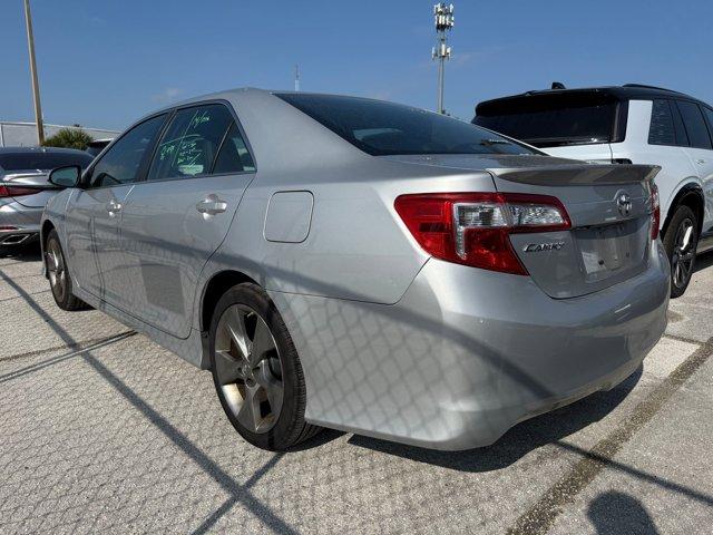 2014 Toyota Camry LE photo 2