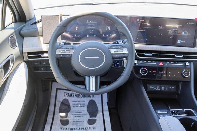 New 2025 Silver Hyundai SEL image 12