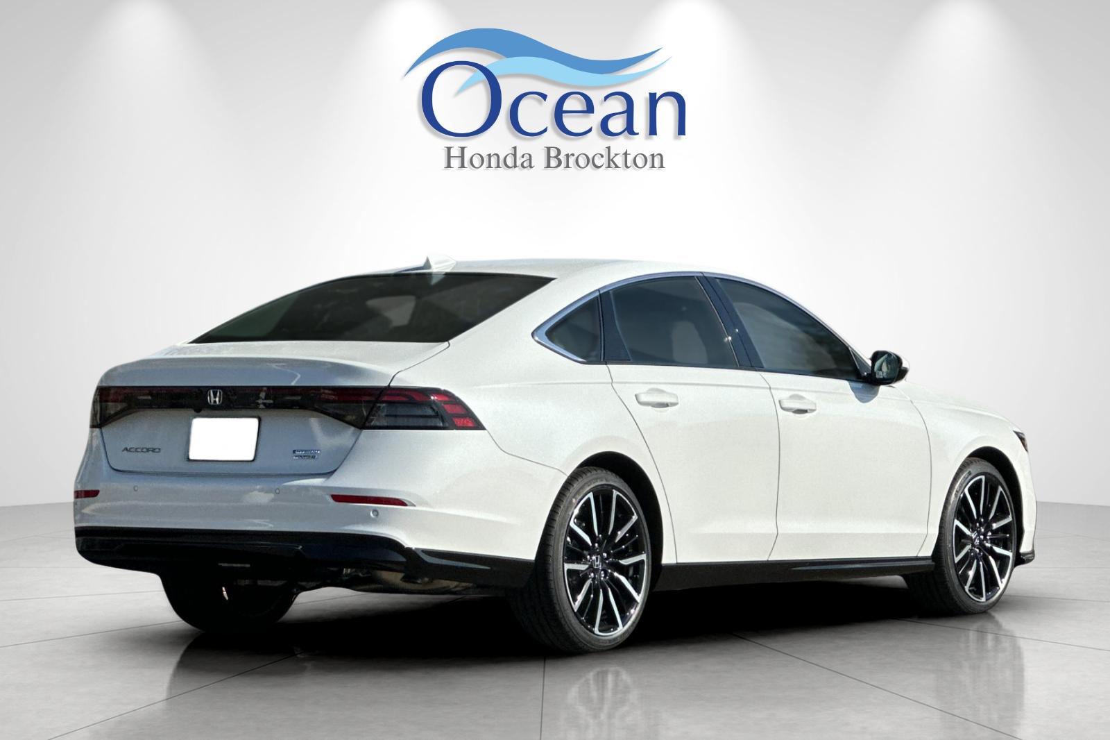 2025 Honda Accord Hybrid Touring photo 4