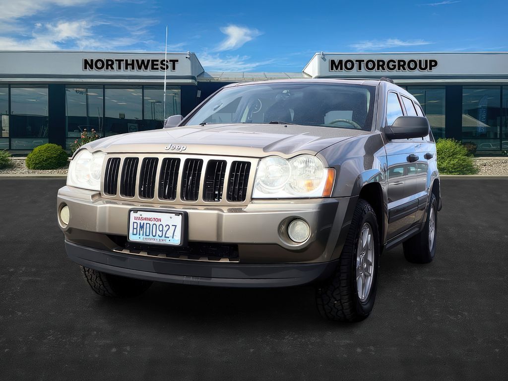 2005 Jeep Grand Cherokee Laredo photo 3