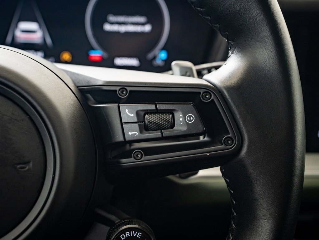 2024 Porsche Cayenne photo 24
