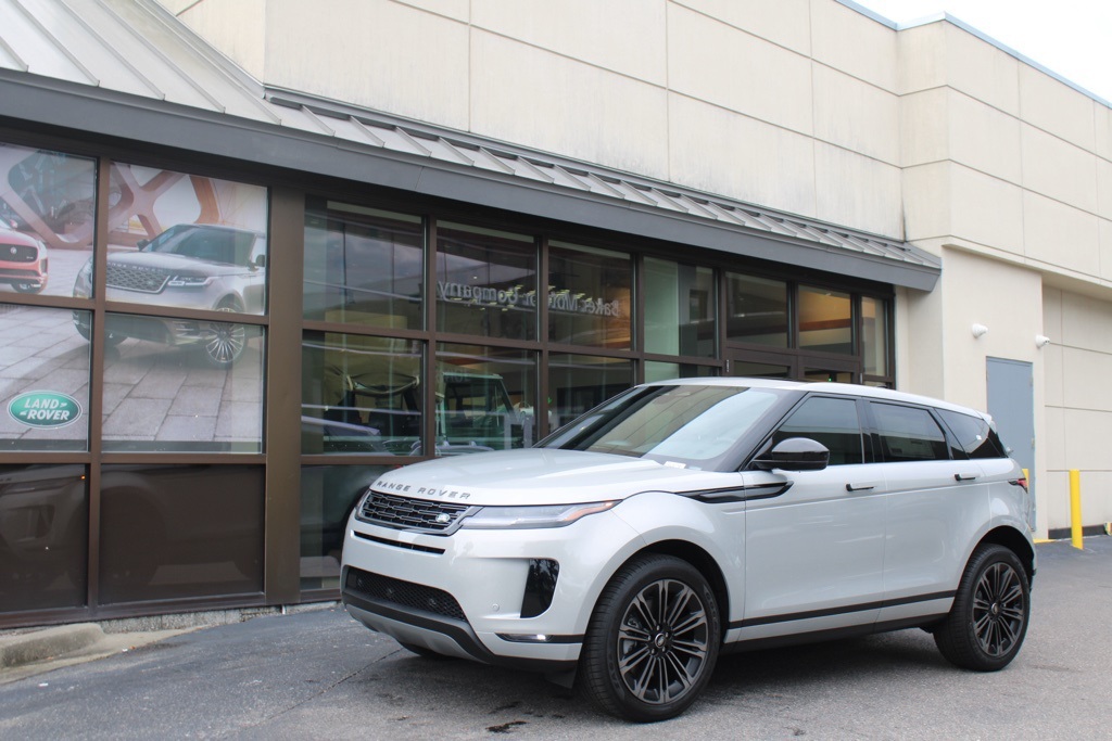 2026 Land Rover Range Rover Evoque S's photo