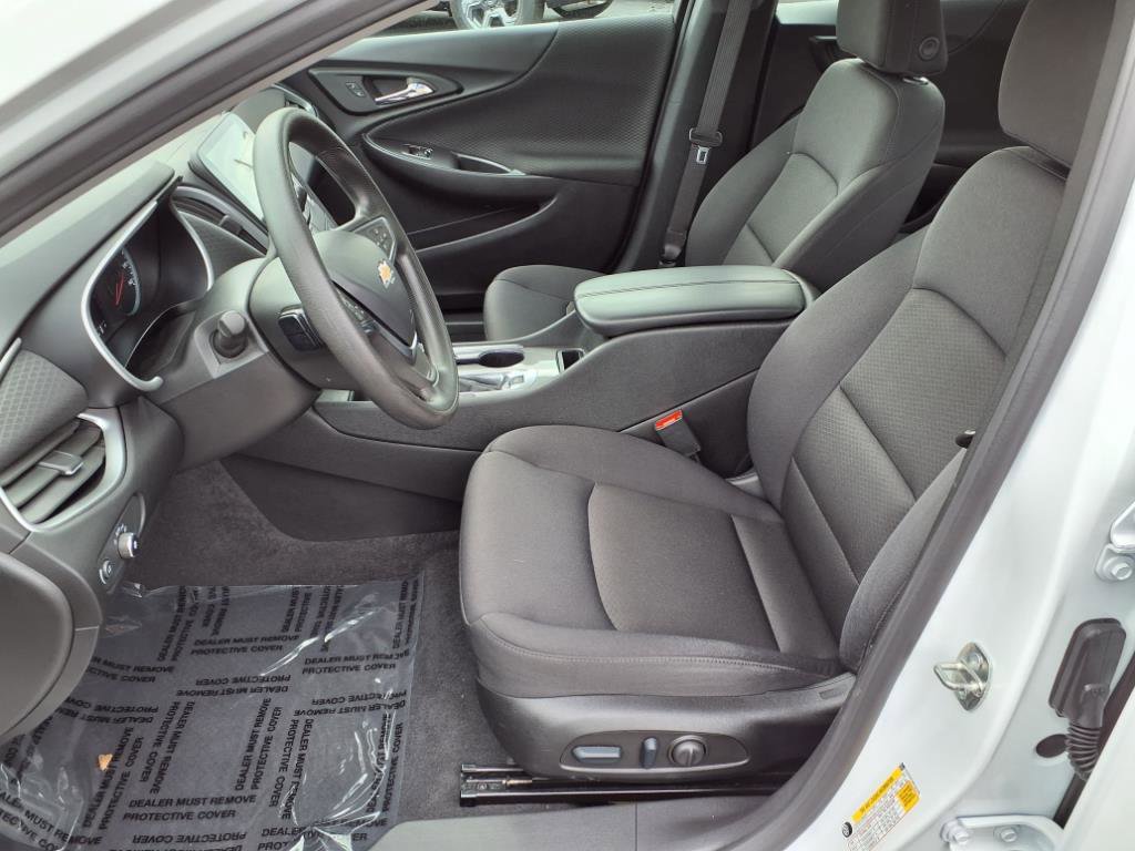2023 Chevrolet Malibu 1LT photo 4