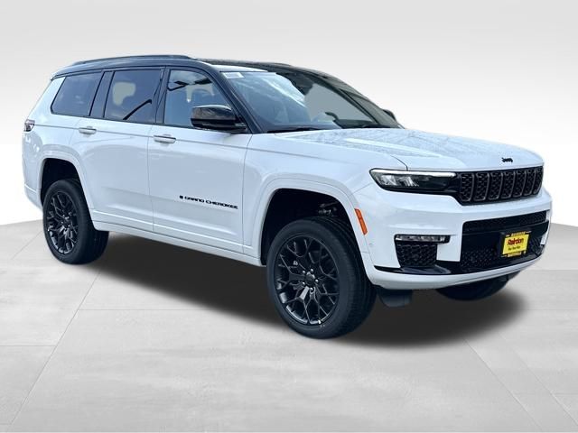 2025 Jeep Grand Cherokee L Summit's photo