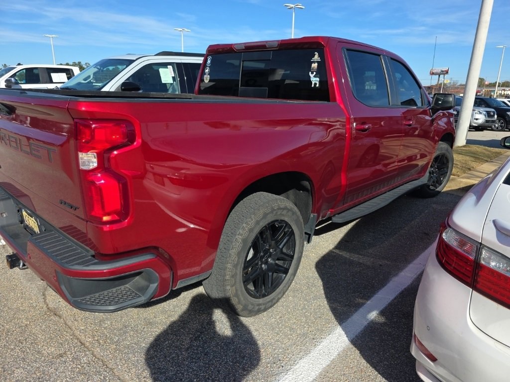 2023 Chevrolet Silverado 1500 RST photo 3