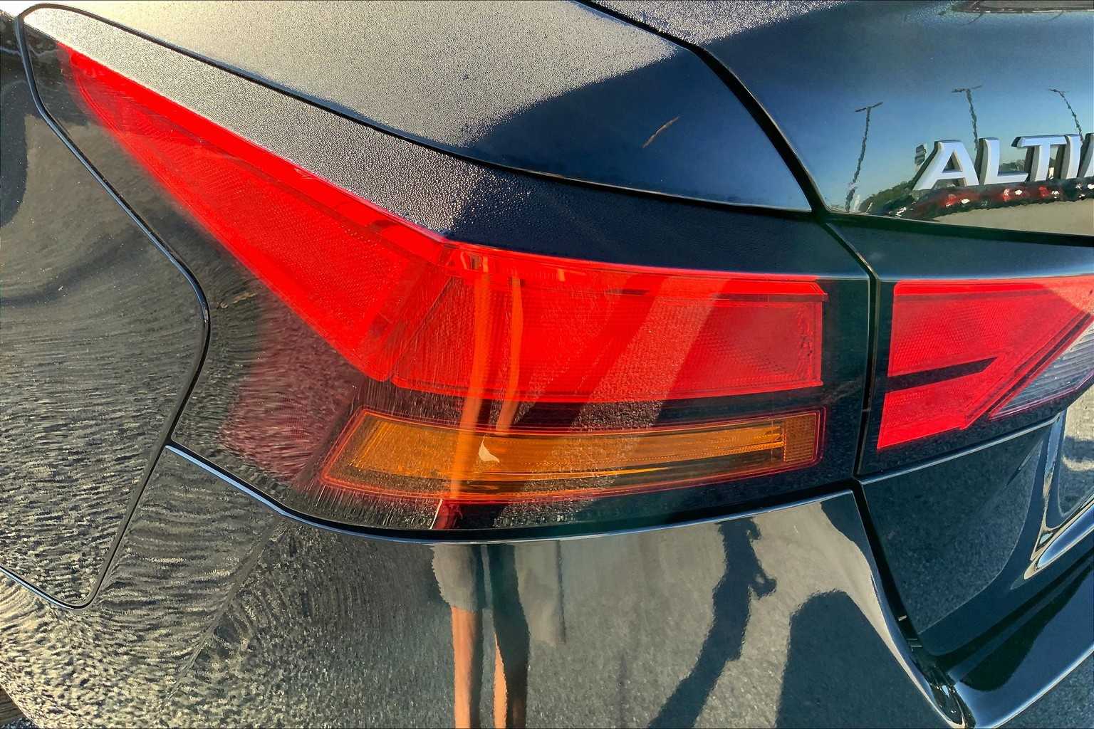 2024 Nissan Altima 2.5 SV photo 25
