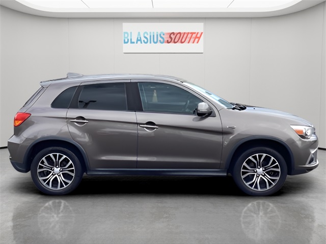 2018 Mitsubishi Outlander Sport ES photo 2