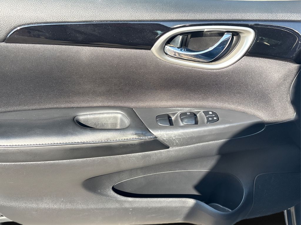 2019 Nissan Sentra SV photo 16