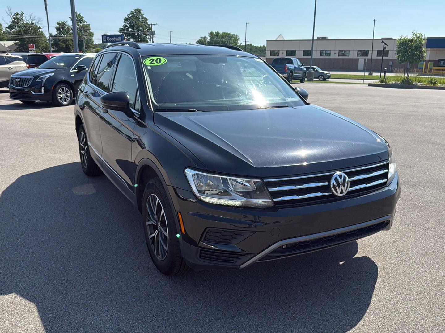 Used 2020 Volkswagen Tiguan SE with VIN 3VV2B7AX4LM130213 for sale in Scottsburg, IN