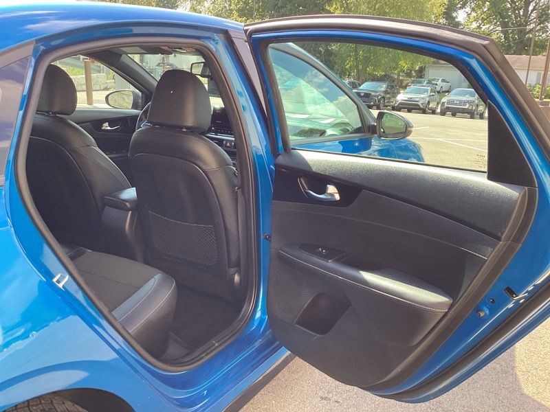 2022 Kia Forte GT-Line photo 11