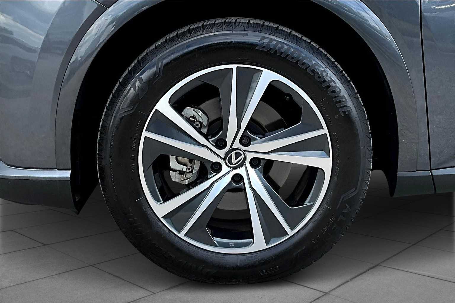 2024 Lexus RX Premium photo 10