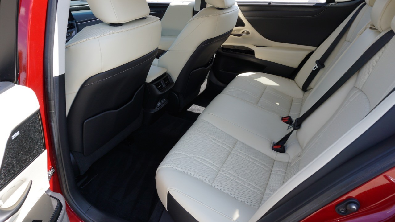 2022 Lexus ES 350 Ultra Luxury photo 29