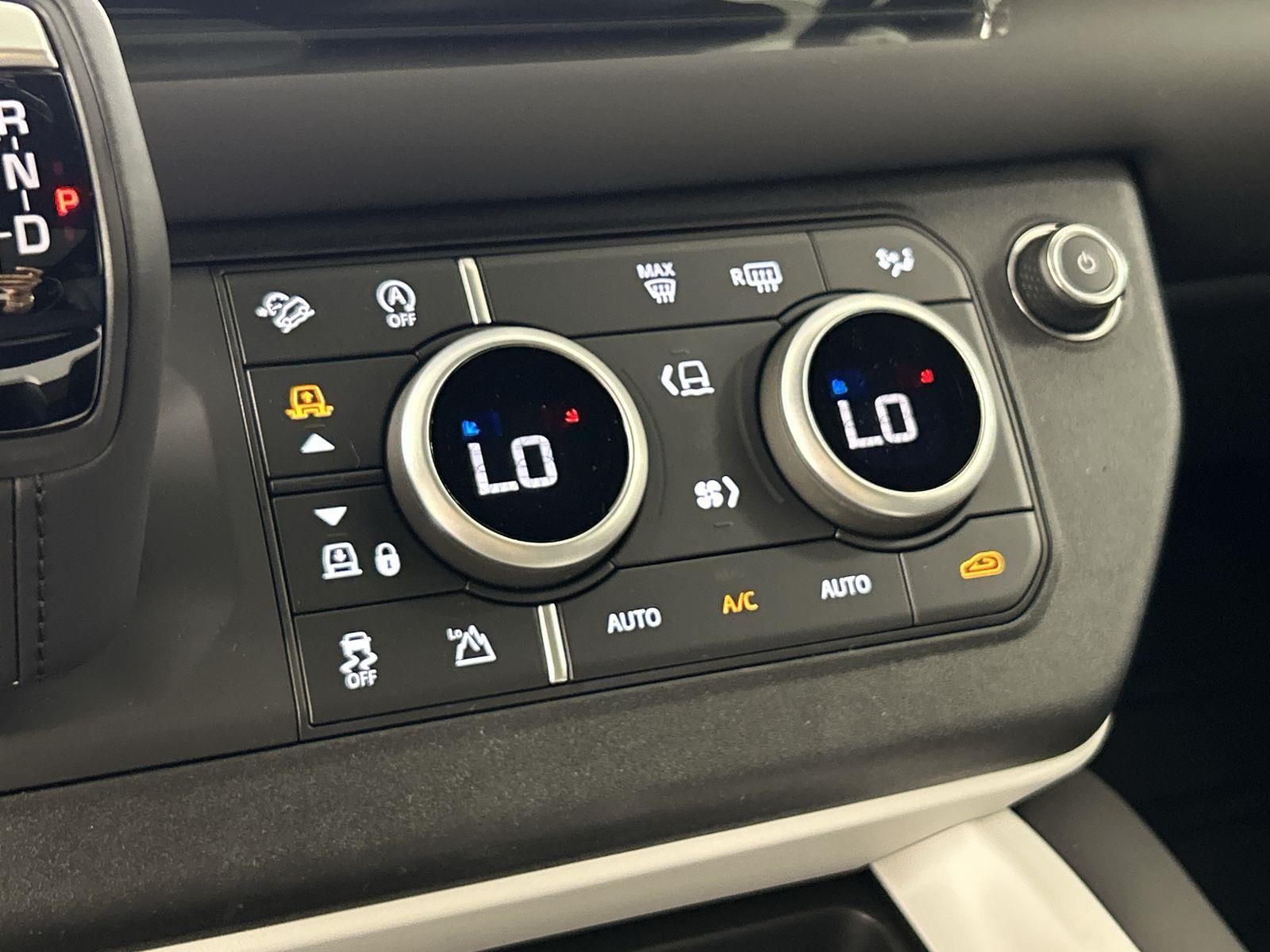 2025 Land Rover Defender 130 S photo 14