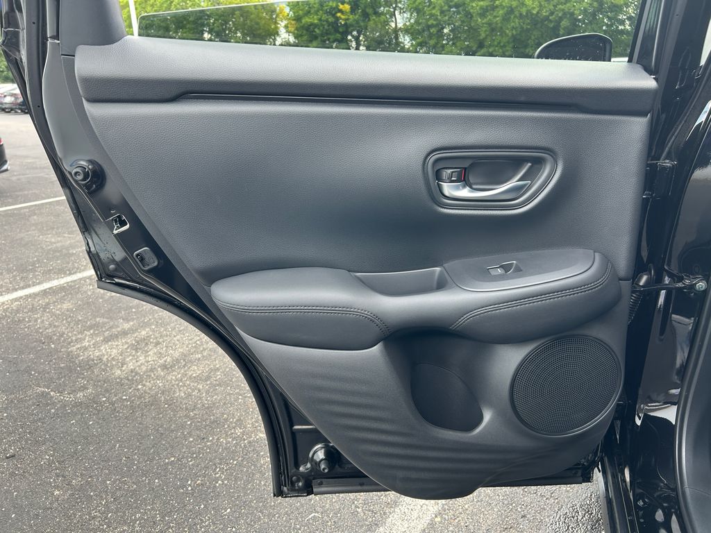 2026 Honda HR-V LX photo 14