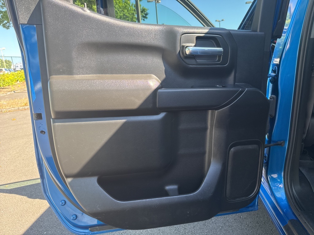 2023 Chevrolet Silverado 1500 Custom photo 16