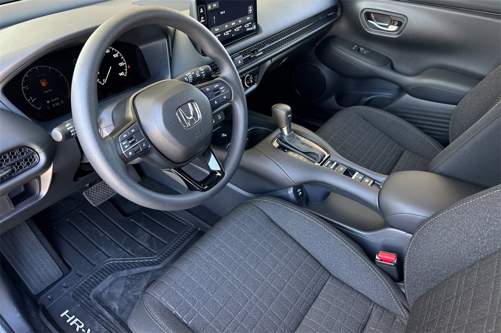 2026 Honda HR-V LX photo 9