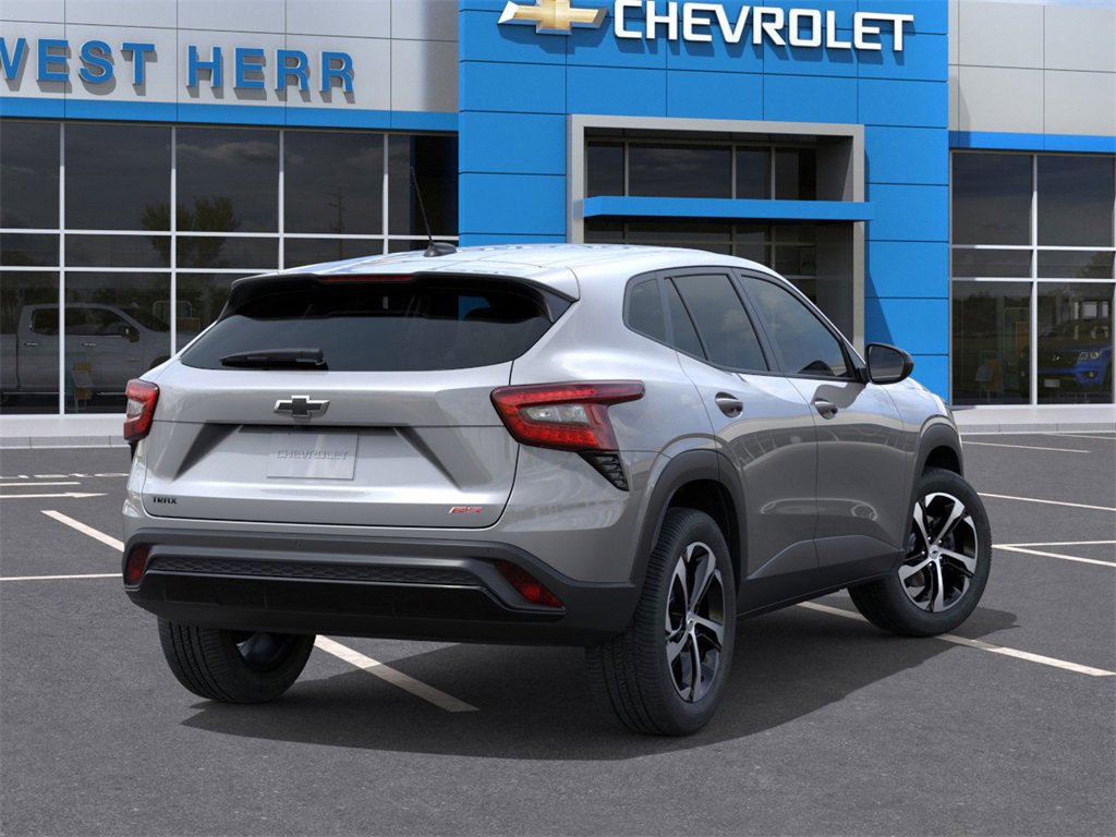 2025 Chevrolet Trax photo 2