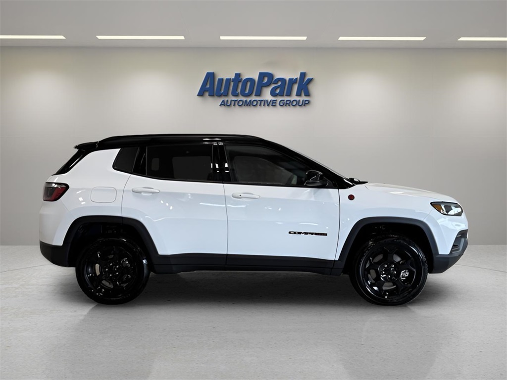 2024 Jeep Compass Trailhawk photo 4