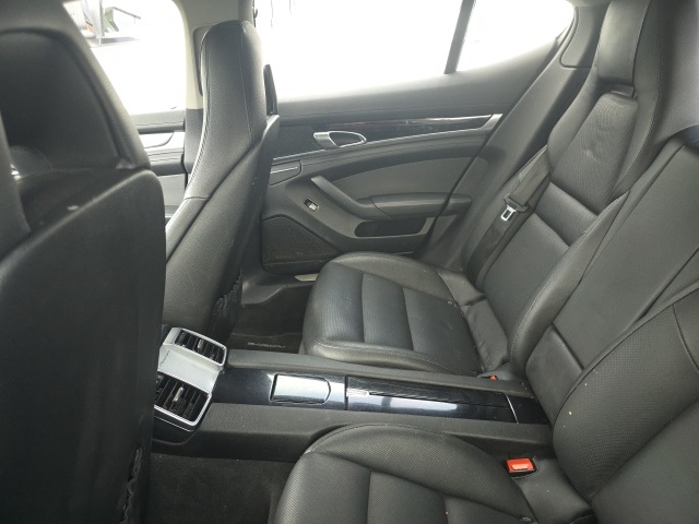 2016 Porsche Panamera E-Hybrid S photo 4