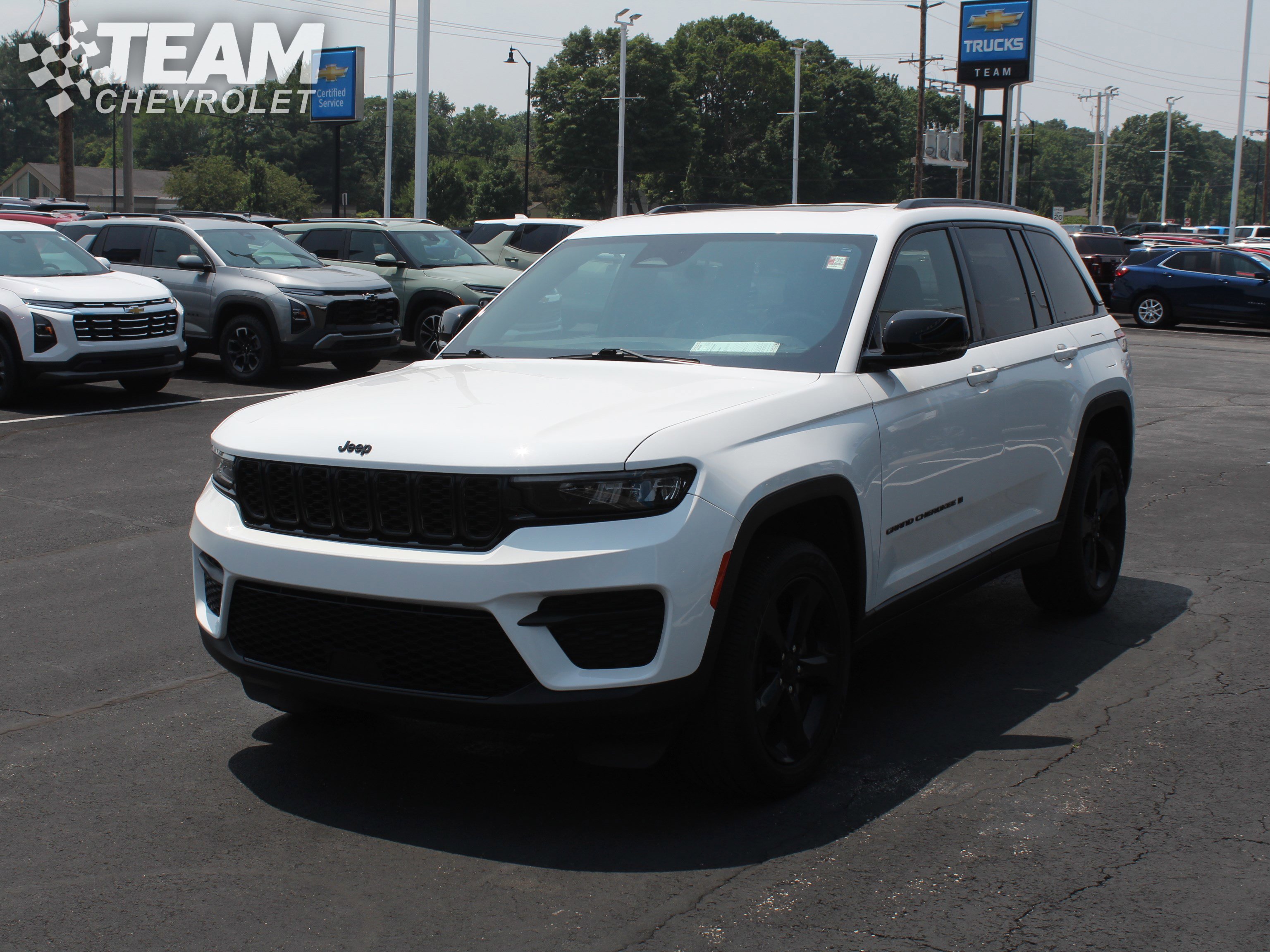 2023 Jeep Grand Cherokee Altitude photo 7