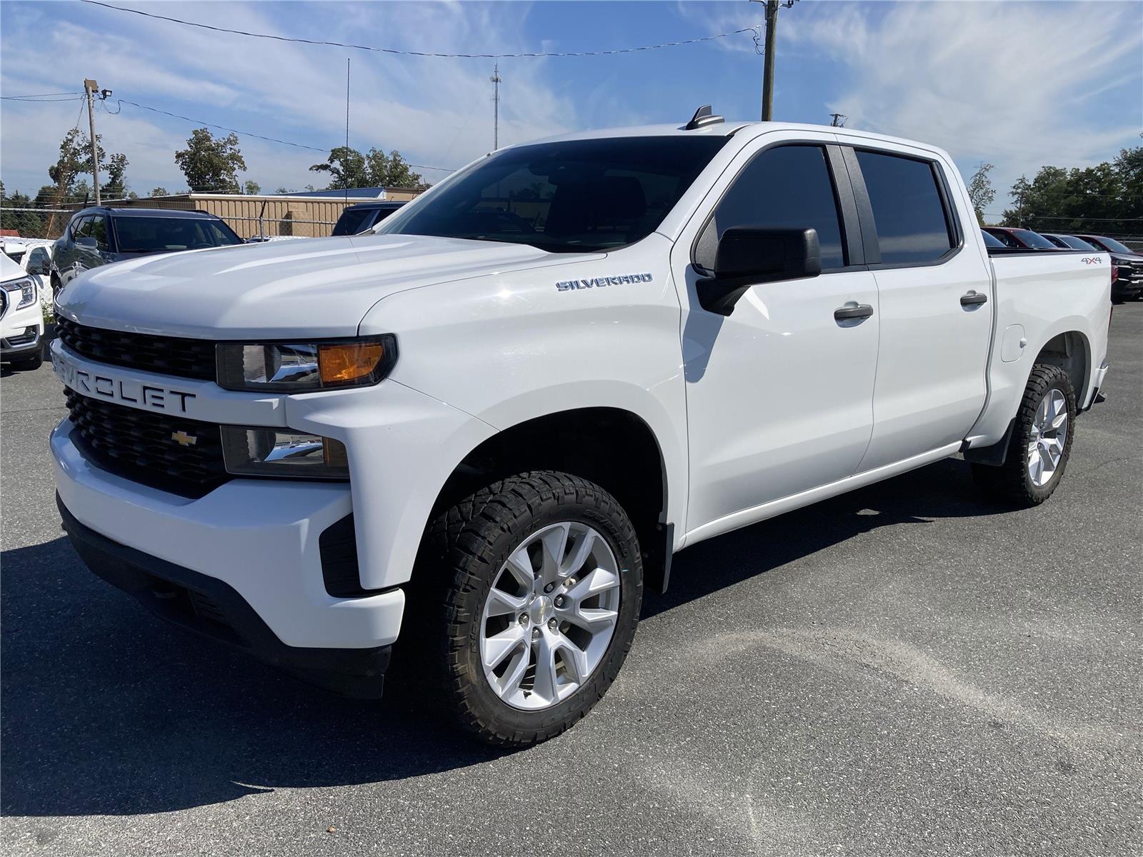 2022 Chevrolet Silverado 1500 Custom photo 2
