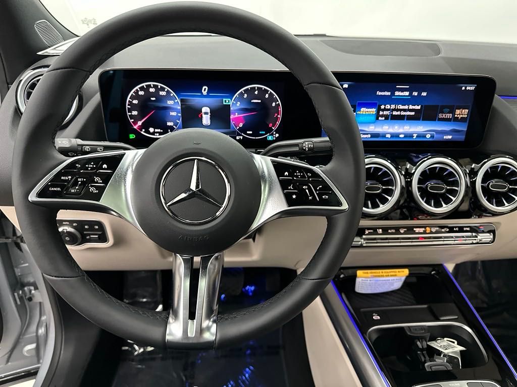 2025 Mercedes Benz GLA 250 photo 4
