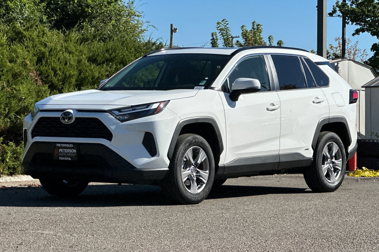 2023 Toyota RAV4 Hybrid XLE photo 8