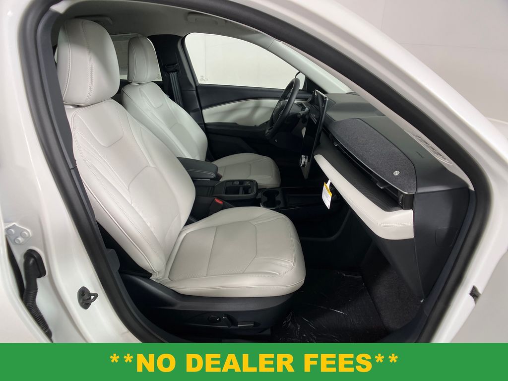 2025 Ford Mustang Mach-E Premium photo 4