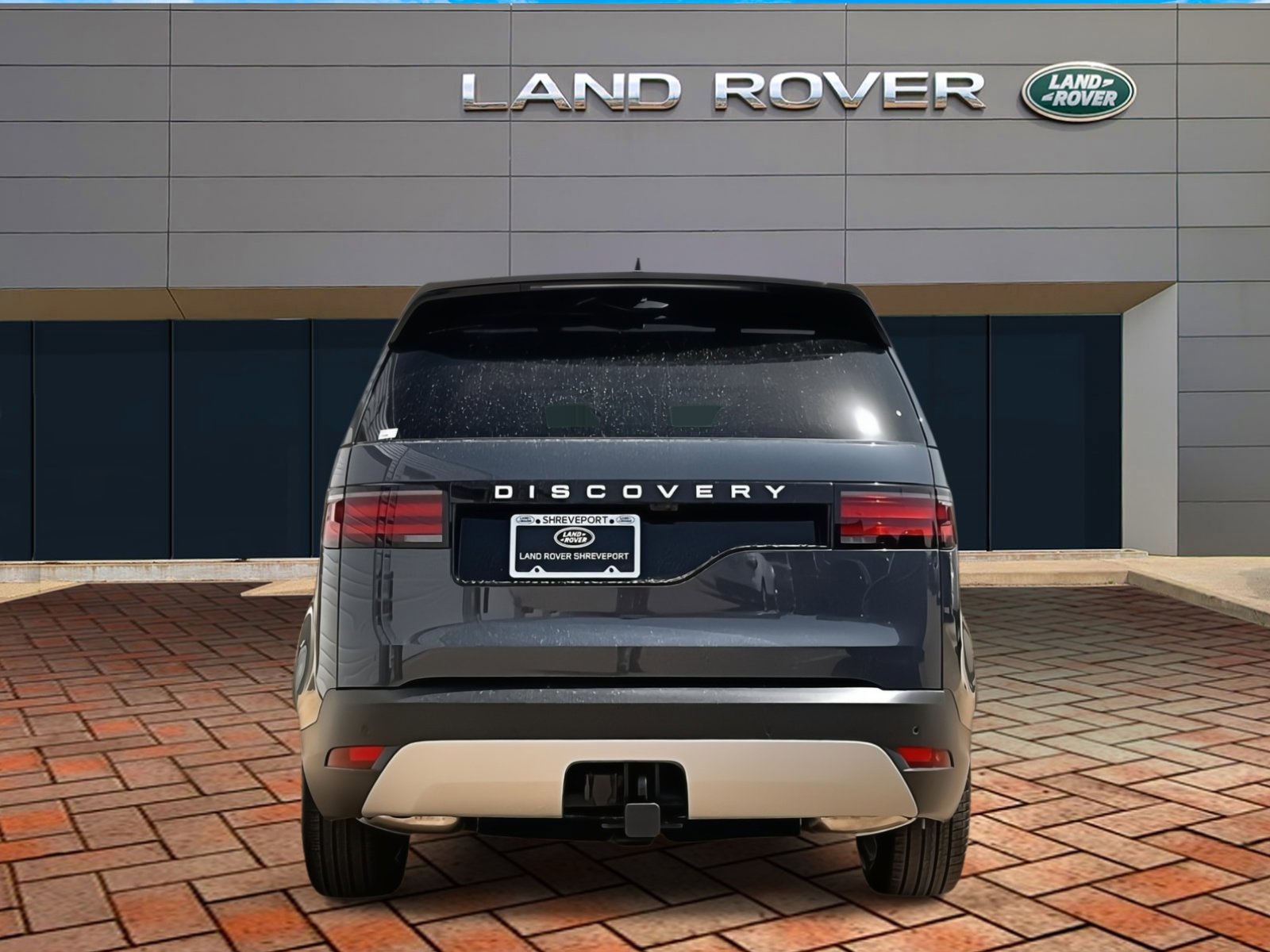 2025 Land Rover Discovery S photo 3