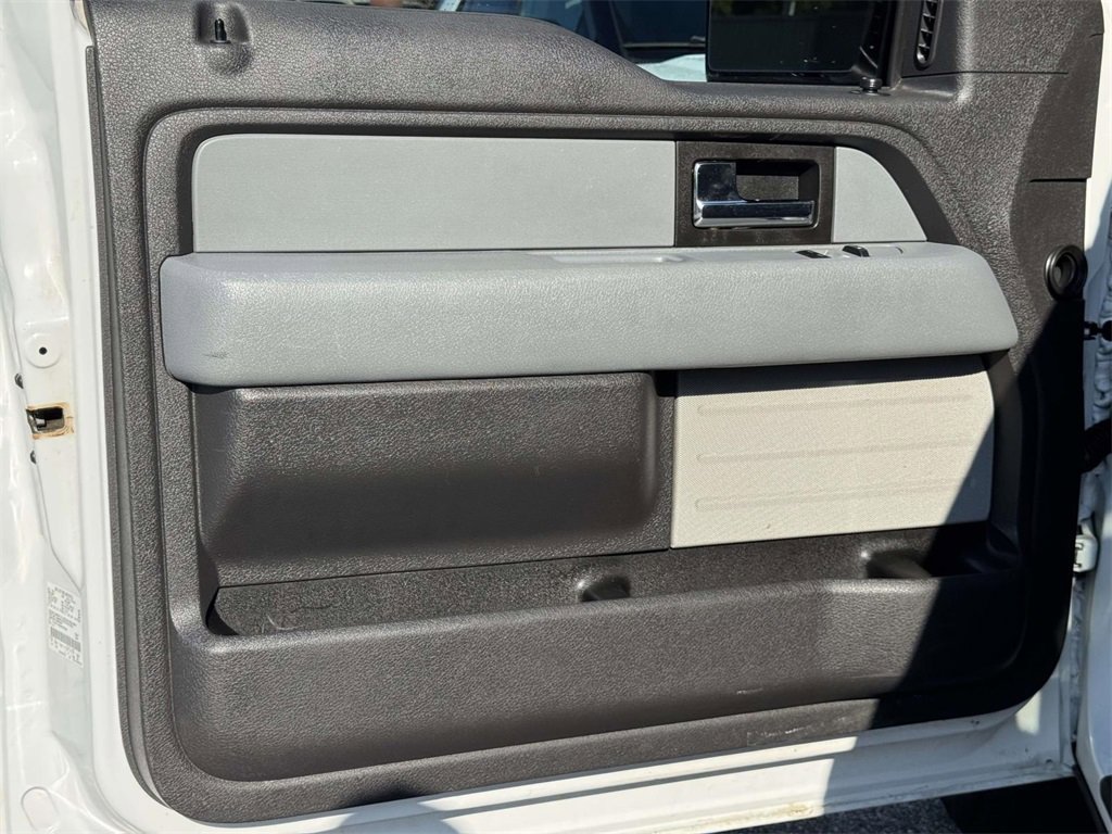 2013 Ford F-150 XLT photo 13