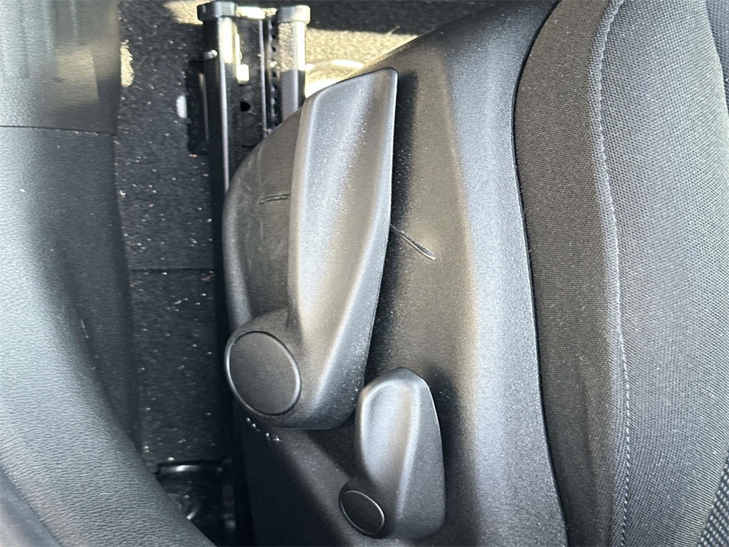 2023 Jeep Renegade Latitude photo 28