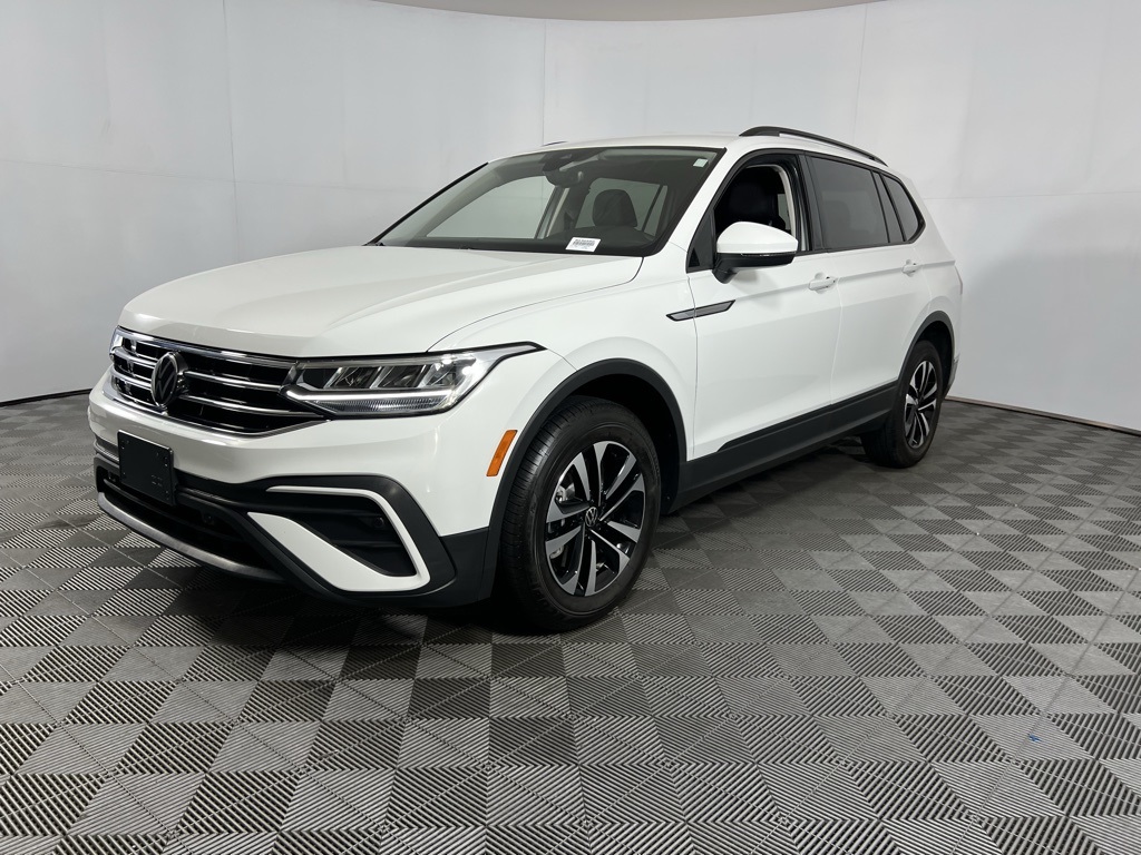 2024 Volkswagen Tiguan S photo 2