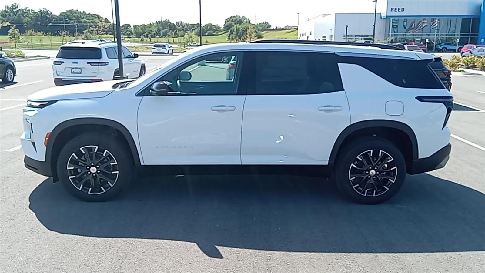 2026 Chevrolet Traverse photo 4