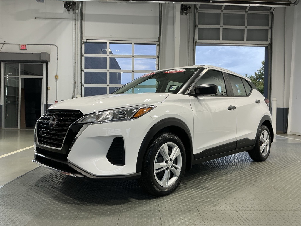 2024 Nissan Kicks S photo 2