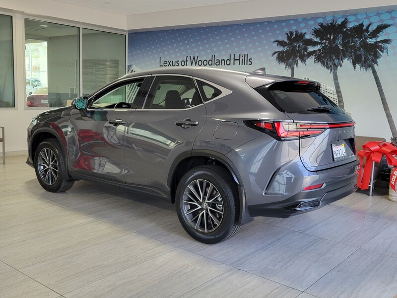 2024 Lexus NX 250 photo 2