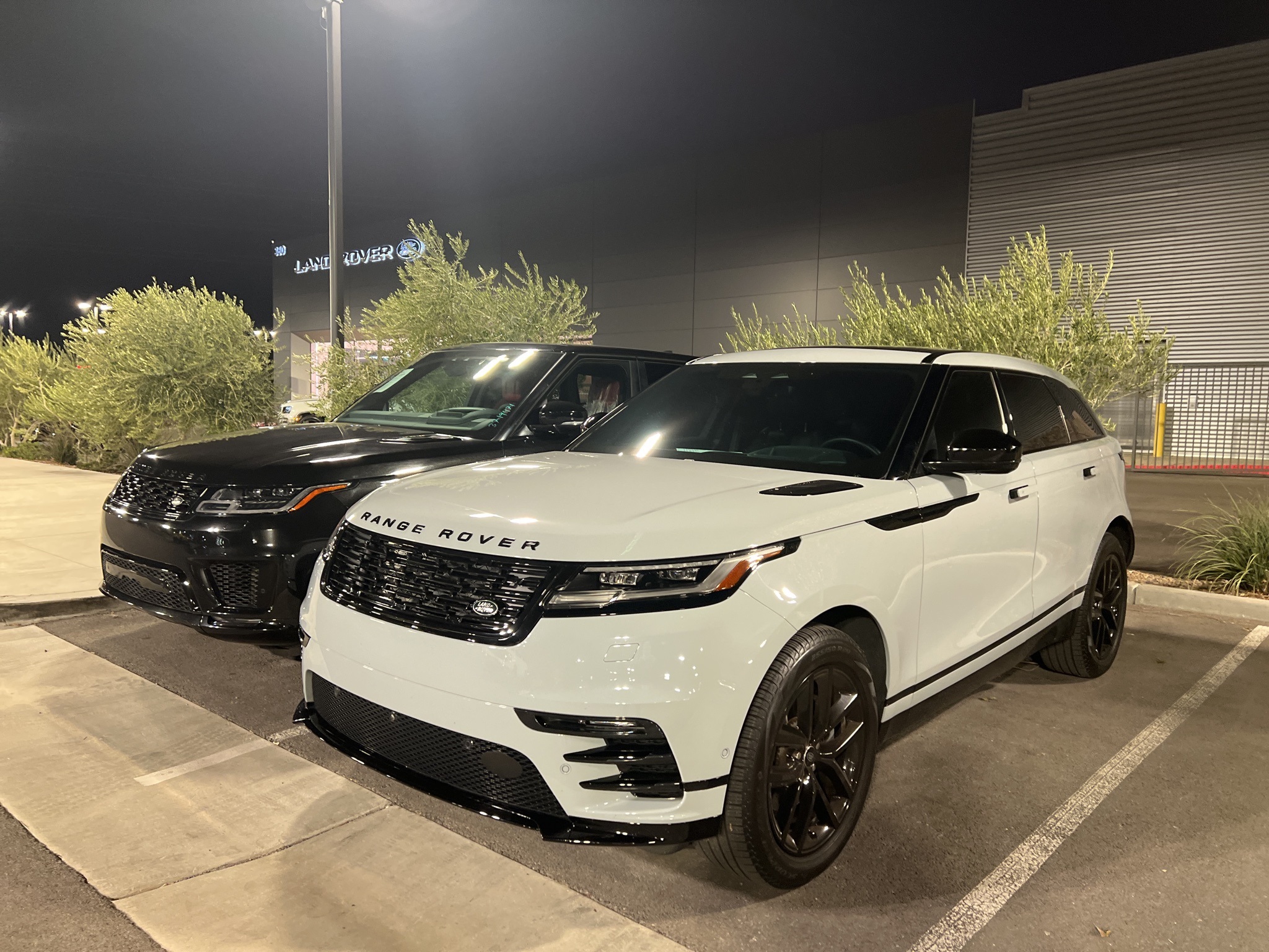 2024 Land Rover Range Rover Velar Dynamic SE's photo