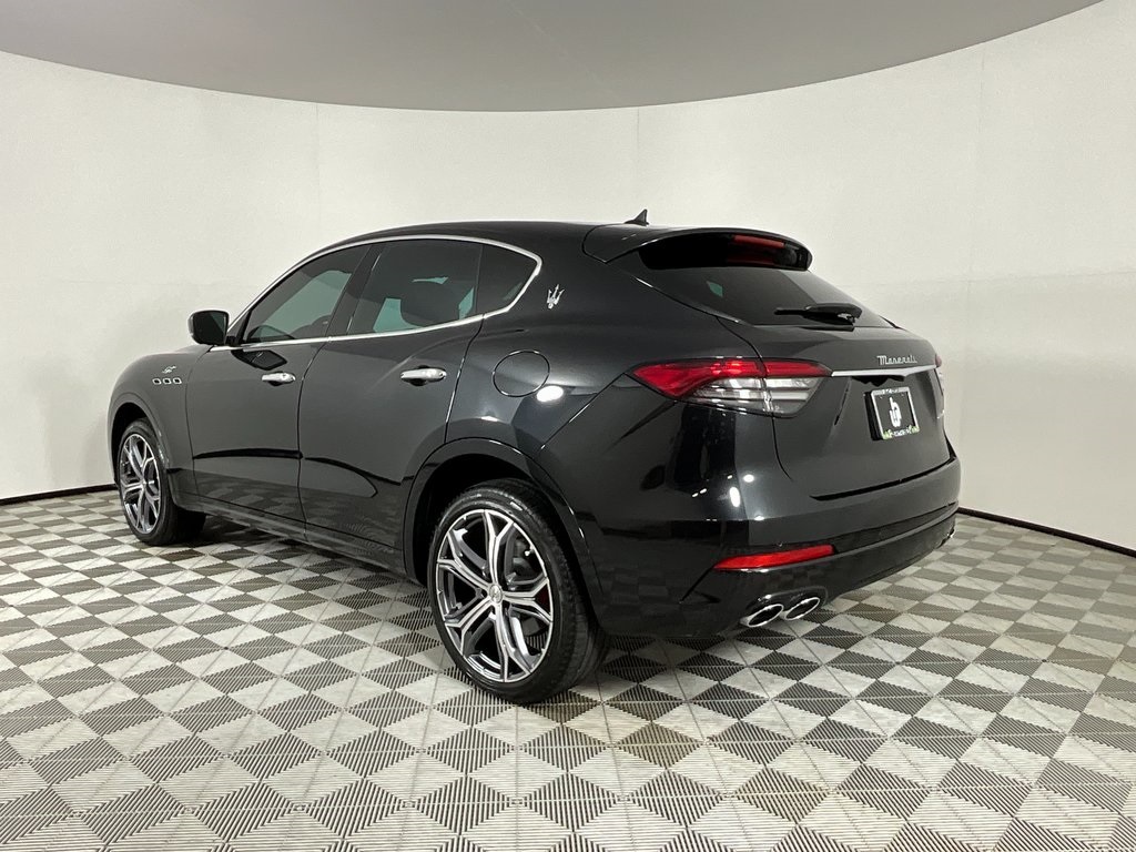 2023 Maserati Levante Base GT photo 3