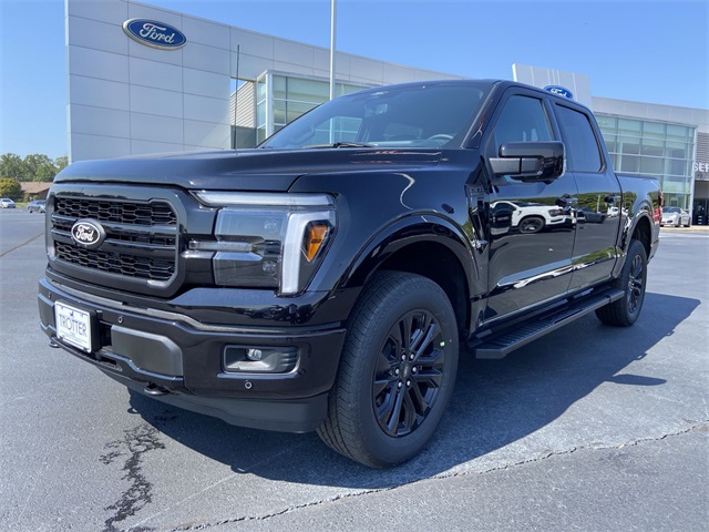 2025 Ford F-150 Lariat photo 2