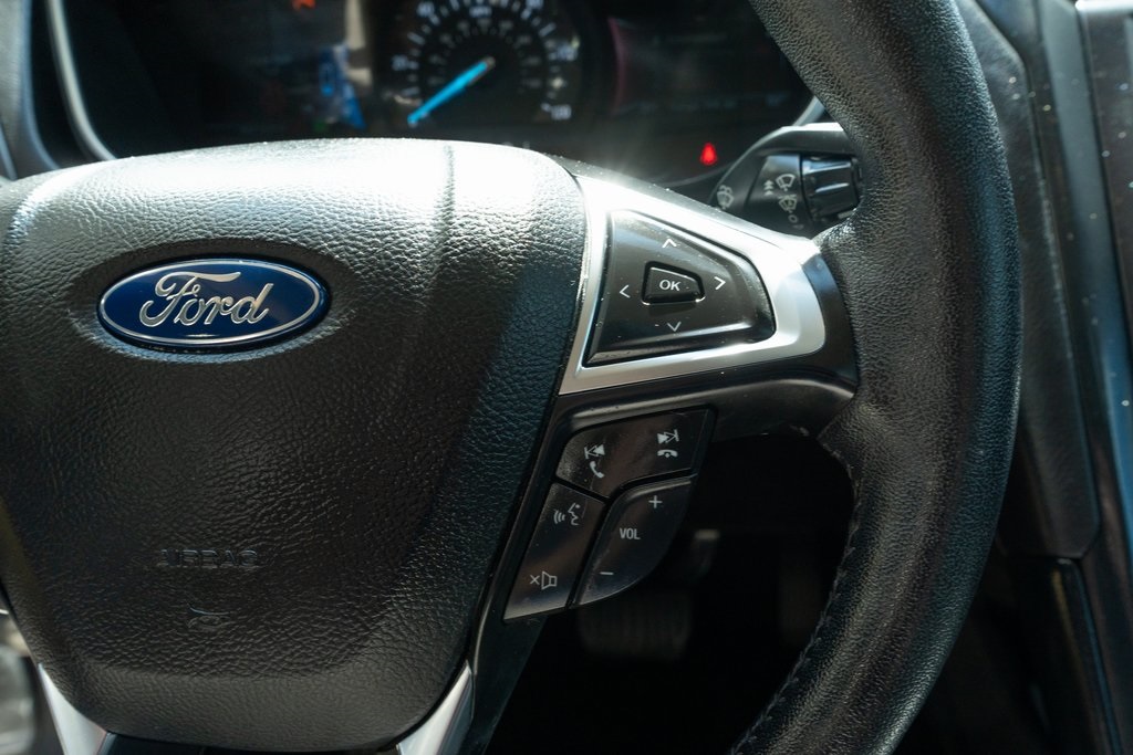 2019 Ford Fusion Hybrid Titanium photo 21